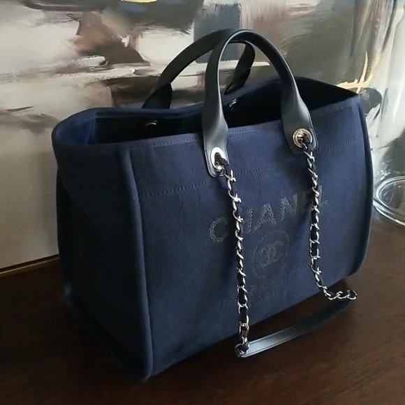 Chanel Deauville Navy - Picture 3 of 16